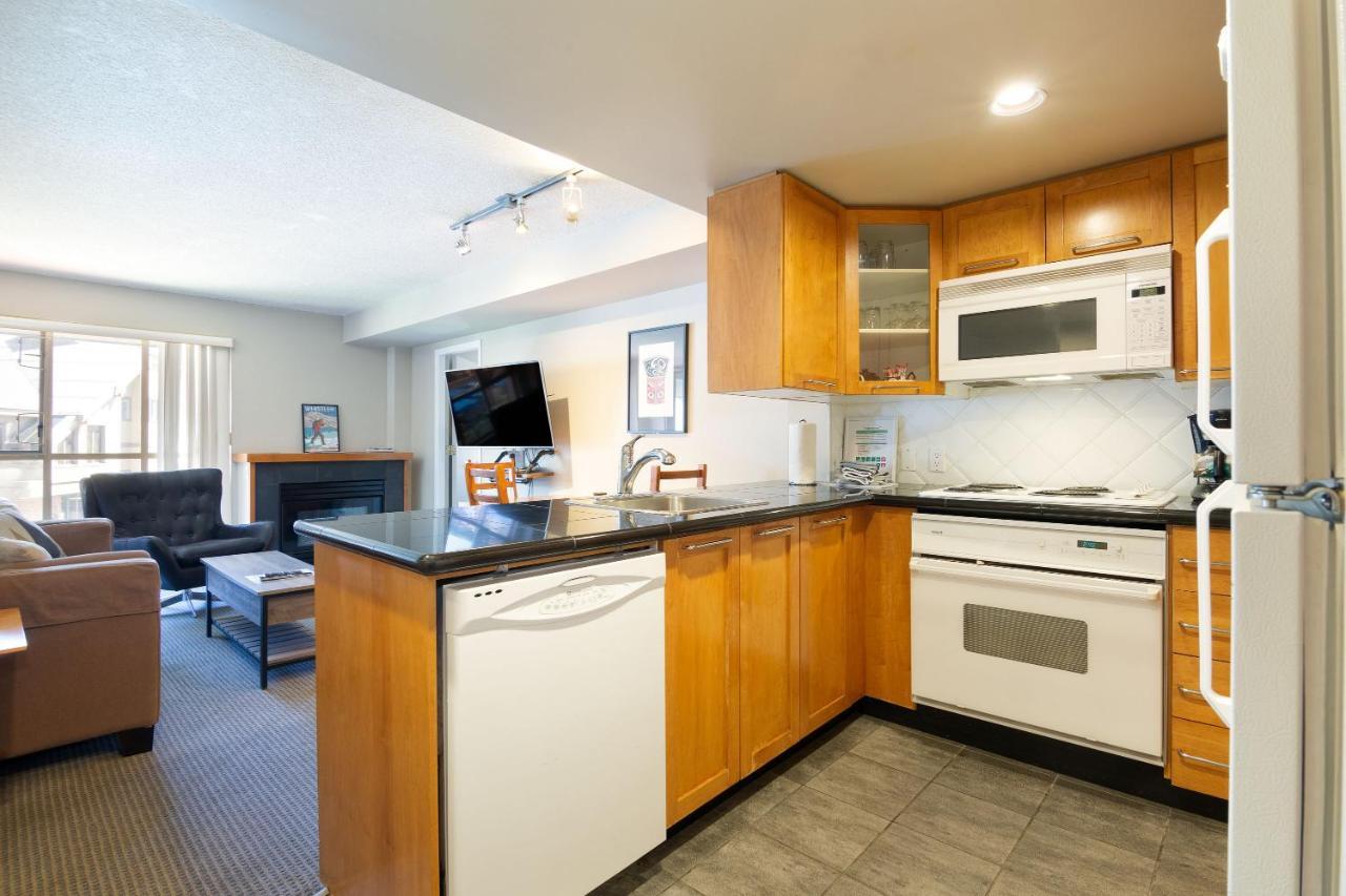 Whistler Village Centre By Latour Hotels And Resorts Extérieur photo