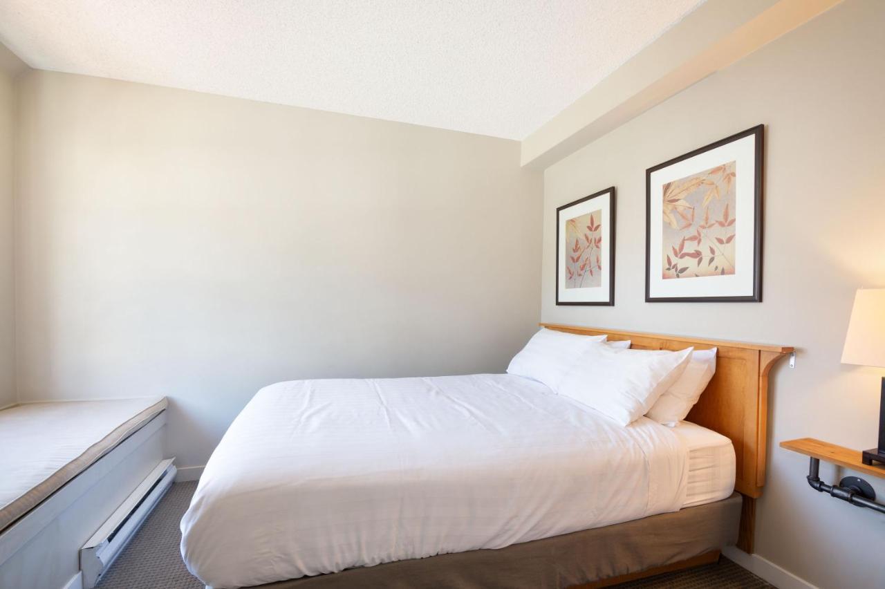 Whistler Village Centre By Latour Hotels And Resorts Extérieur photo